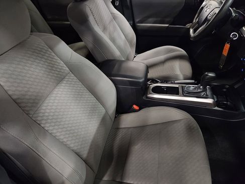 Used 2022 Toyota Tacoma SR5 image 31