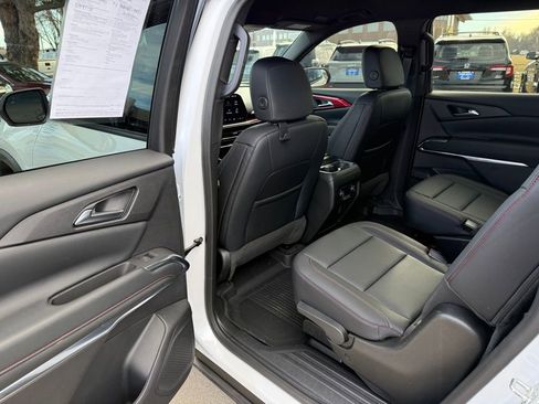 Used 2024 Chevrolet Traverse Z71 image 15