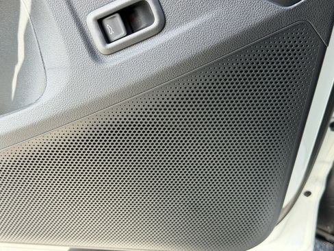 New 2026 Volkswagen Tiguan SE FWD image 16