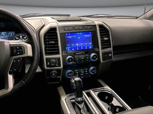 Used 2020 Ford F150 Lariat w/ Equipment Group 502A Luxury AWD/4WD image 10