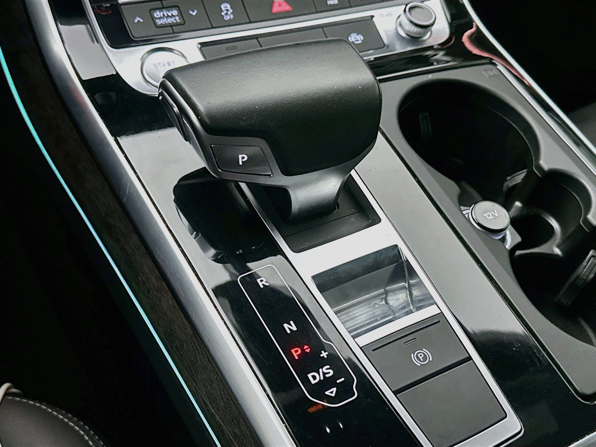 Used 2019 Audi Q8 Premium Plus AWD/4WD image 25