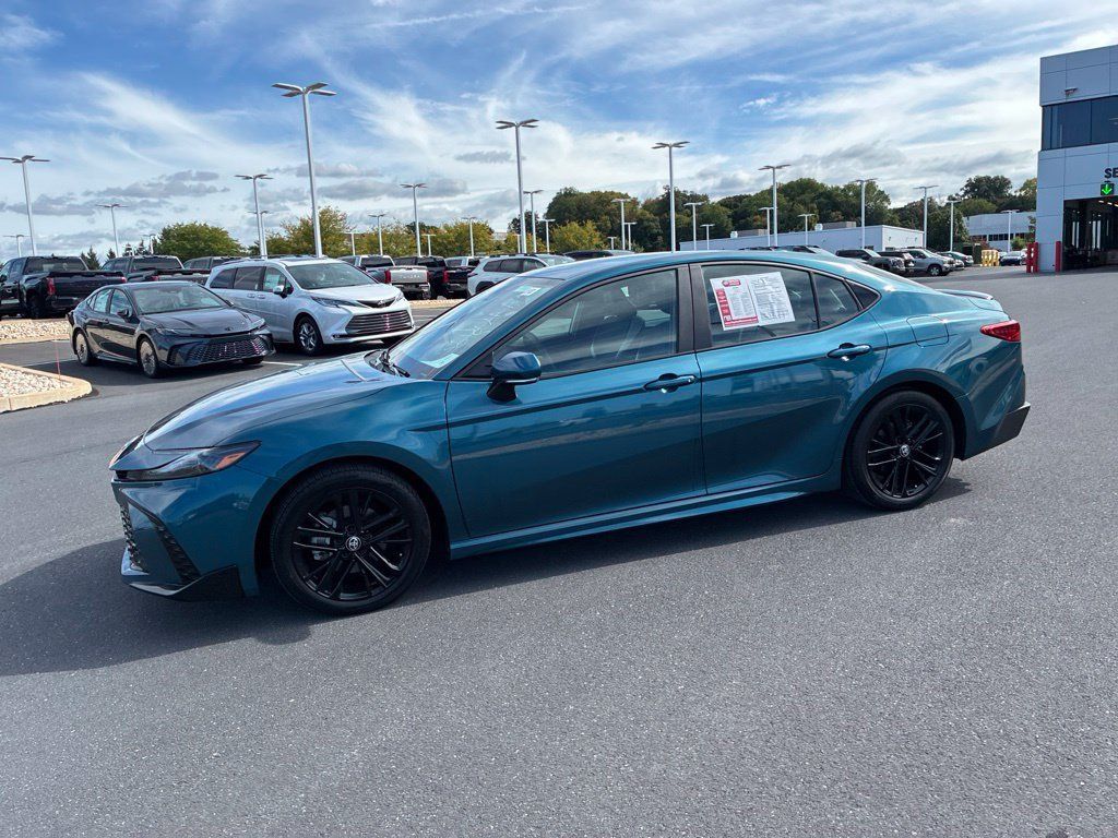 Used 2025 Toyota Camry SE FWD image 16