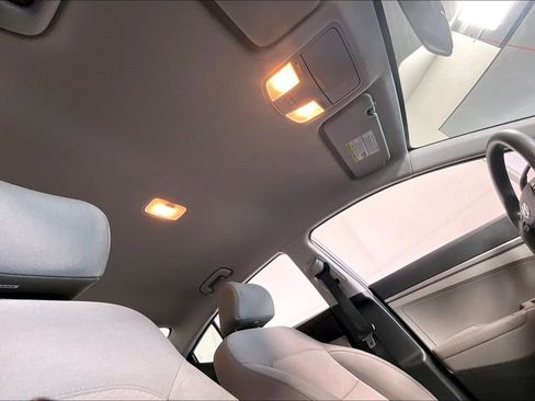 Used 2019 Hyundai Elantra SE image 21