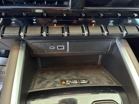 Used 2023 Chevrolet Colorado ZR2 w/ ZR2 Convenience Package III AWD/4WD image 31