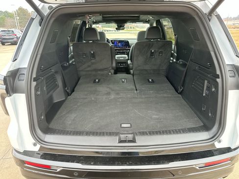 Used 2024 Chevrolet Traverse RS w/ LPO, Floor Liner Package image 23