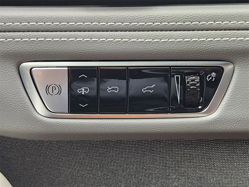 New 2025 Cadillac Escalade IQ Luxury 1 w/ Smart Trailering package image 23