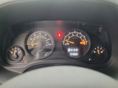 Used 2016 Jeep Patriot Latitude AWD/4WD image 23