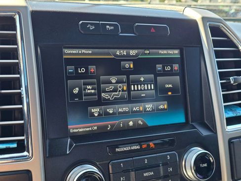 Used 2015 Ford F150 Lariat w/ Equipment Group 502A Luxury AWD/4WD image 29