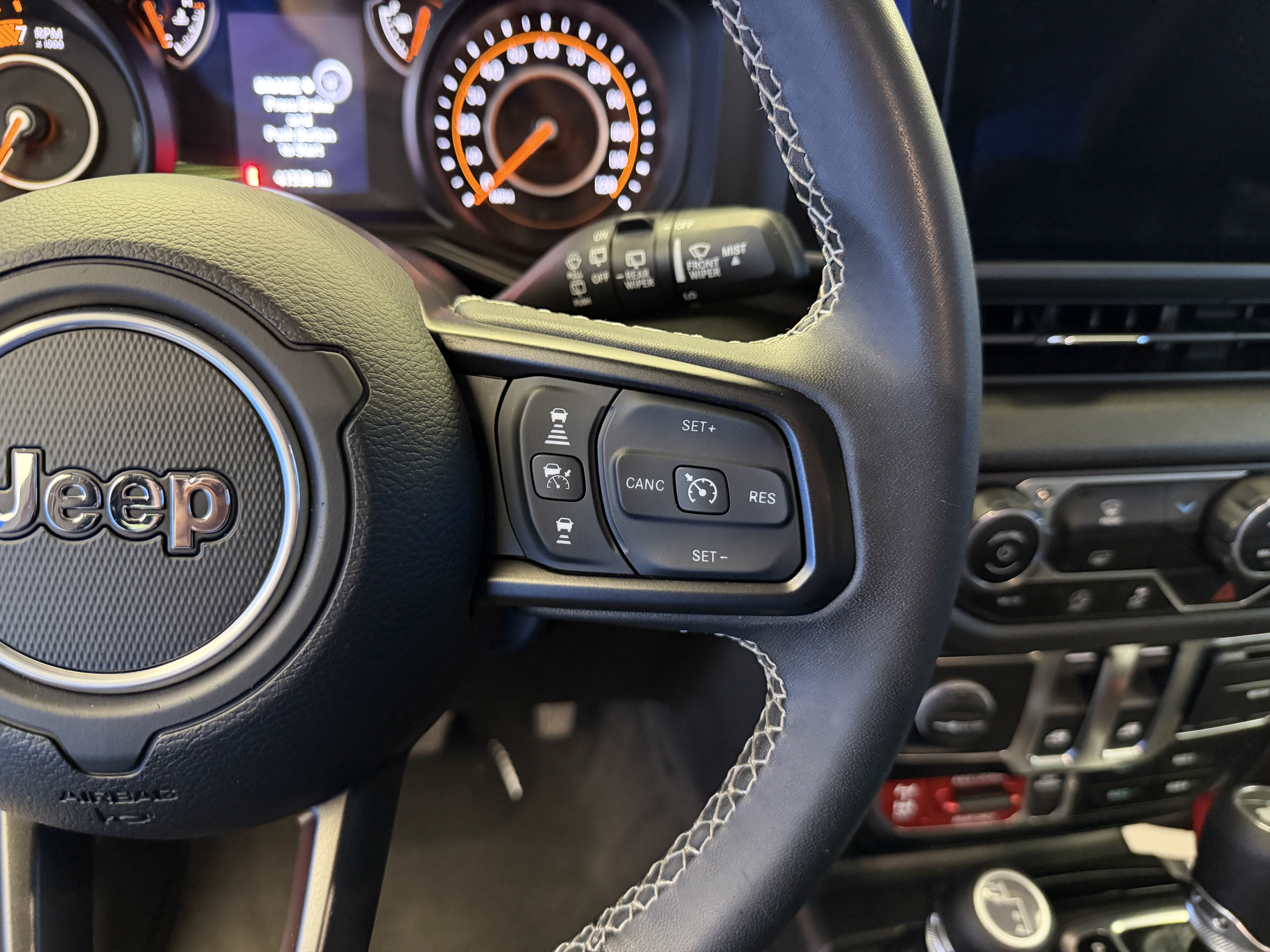 Used 2025 Jeep Wrangler Sport AWD/4WD image 16
