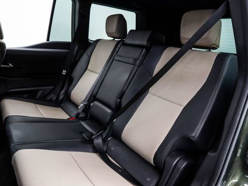 Used 2024 Lexus GX 550 AWD/4WD image 17
