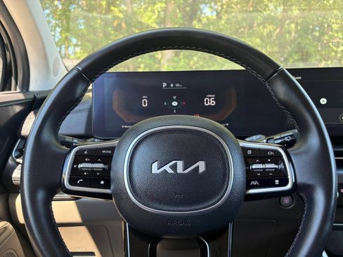 Used 2026 Kia Carnival FWD image 27