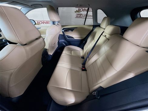 Certified 2020 Toyota RAV4 XLE Premium image 27