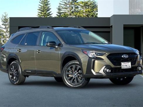 Used 2023 Subaru Outback Onyx Edition image 2