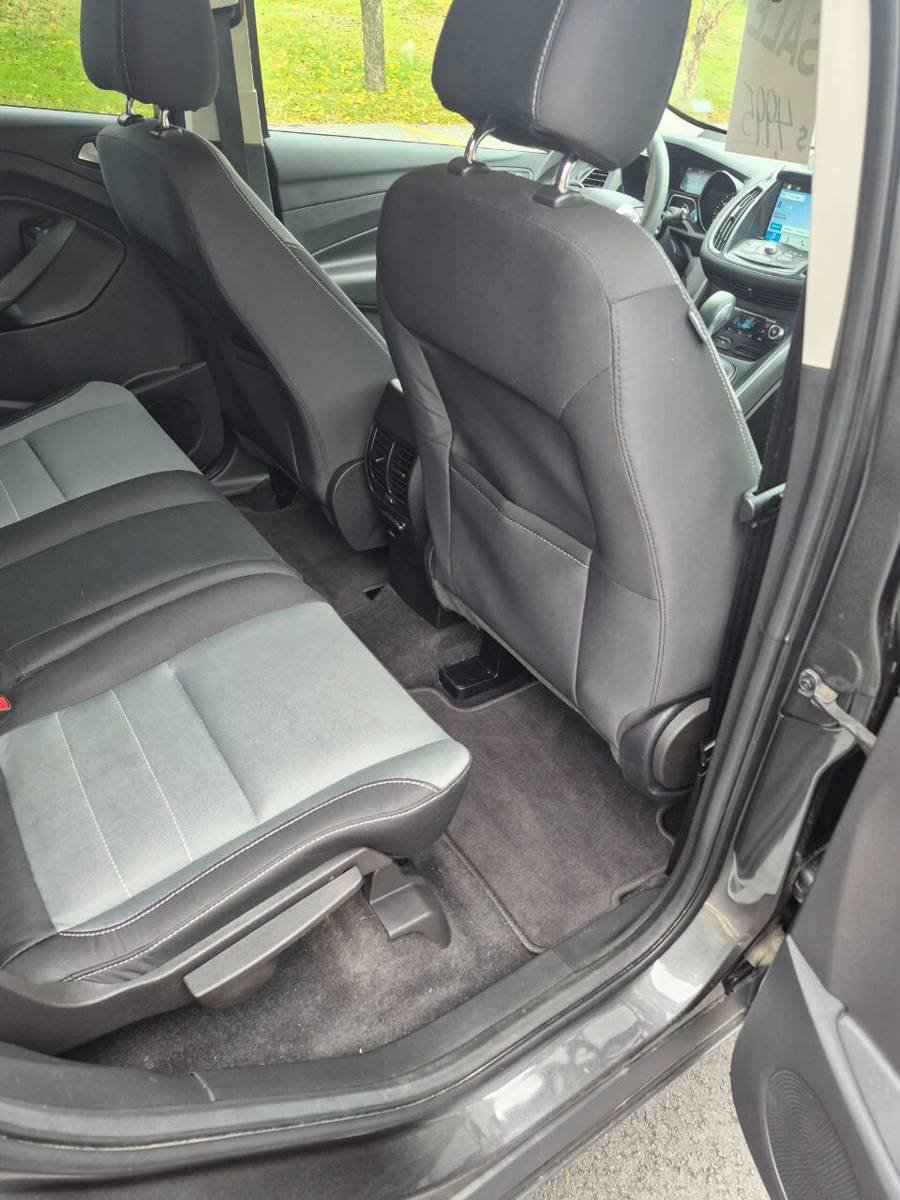 Used 2016 Ford Escape SE w/ Equipment Group 201A AWD/4WD image 11
