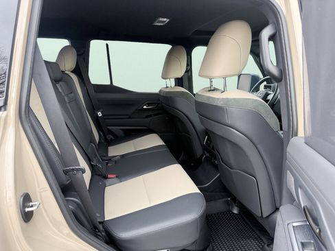 Used 2025 Lexus GX 550 image 50