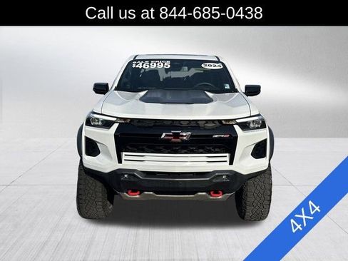 Used 2024 Chevrolet Colorado ZR2 w/ ZR2 Convenience Package III image 2