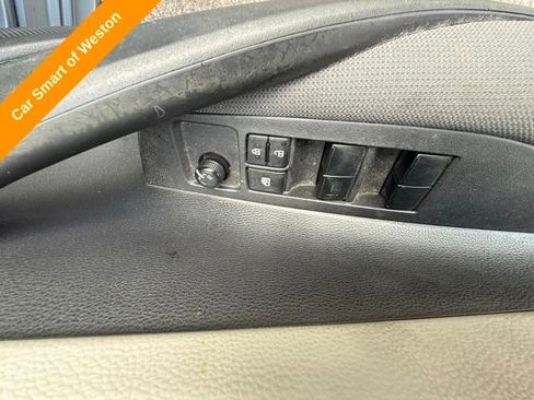 Used 2023 Toyota Corolla LE FWD image 12