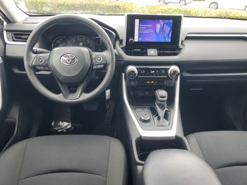 Used 2024 Toyota RAV4 LE image 10