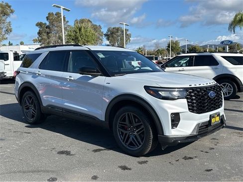 New 2026 Ford Explorer ST-Line w/ ST-Line Street Pack image 3