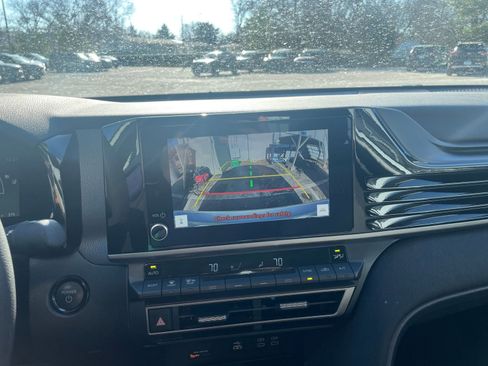 Used 2025 Toyota Camry LE image 17