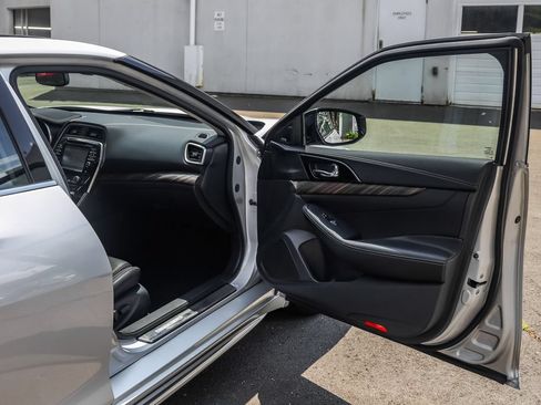 Used 2018 Nissan Maxima Platinum FWD image 15