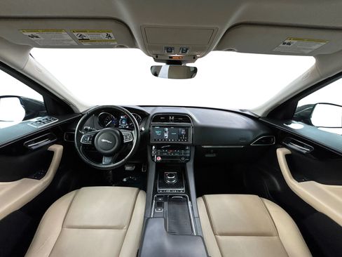 Used 2019 Jaguar F-PACE Premium AWD/4WD image 17