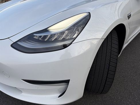 Used 2018 Tesla Model 3 Long Range image 31