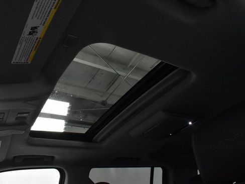 Used 2019 GMC Yukon XL Denali w/ Denali Ultimate Package image 21