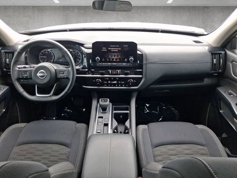 Certified 2025 Nissan Pathfinder SV FWD image 20