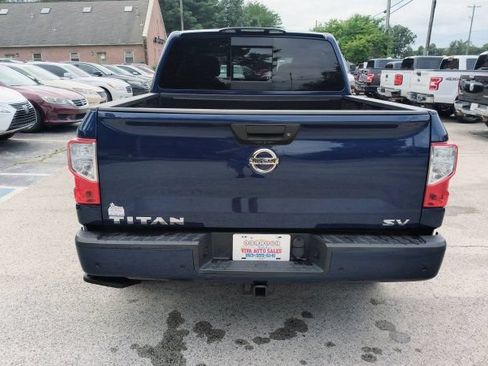 Used 2021 Nissan Titan SV w/ SV Convenience Package RWD image 4
