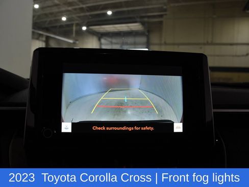 Used 2023 Toyota Corolla Cross XLE w/ Convenience Package AWD/4WD image 18