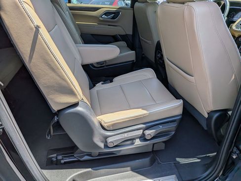 Used 2024 Chevrolet Suburban Premier w/ Premium Package AWD/4WD image 35