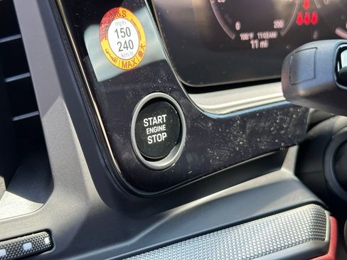 Used 2025 Porsche Cayenne S image 17