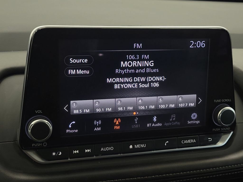 Used 2025 Nissan Rogue SV AWD/4WD image 18