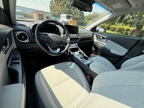 Used 2023 Hyundai Kona SEL FWD image 9