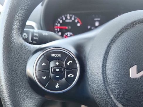 Used 2022 Kia Soul LX FWD image 9
