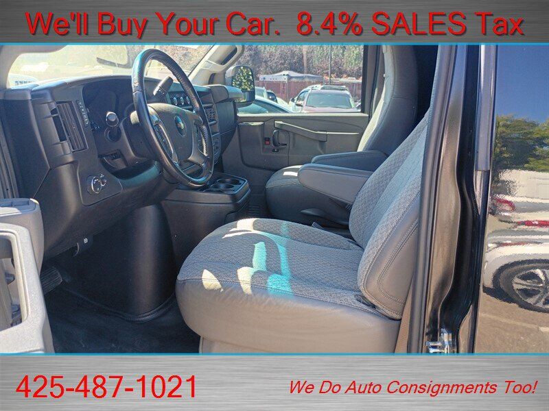 Used 2018 Chevrolet Express 2500 w/ Driver Convenience Package RWD image 11