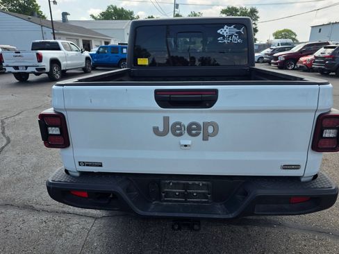 Used 2020 Jeep Gladiator Overland AWD/4WD image 4