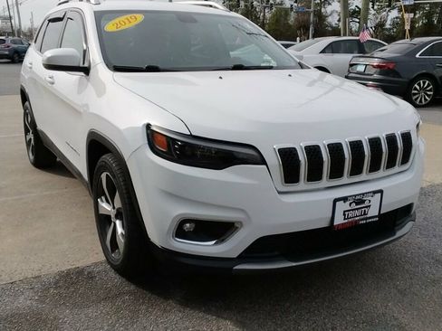 Used 2019 Jeep Cherokee Limited w/ Luxury Group image 5