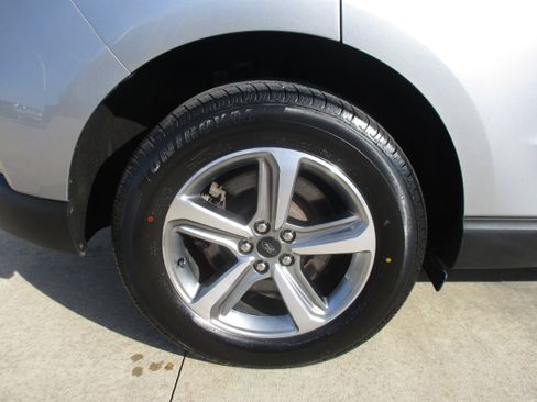 Used 2023 Ford Edge SEL w/ Convenience Package image 13