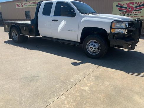Used 2013 Chevrolet Silverado 3500 W/T image 1