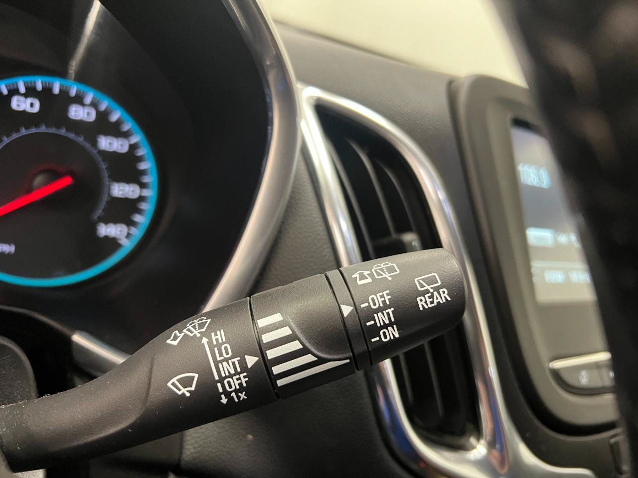 Used 2018 Chevrolet Equinox LT FWD image 39