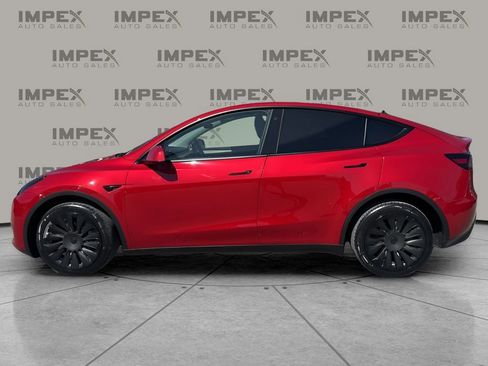 Used 2023 Tesla Model Y Long Range image 2