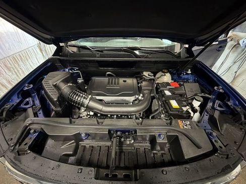 Certified 2023 GMC Acadia SLE w/ Driver Convenience Package image 27