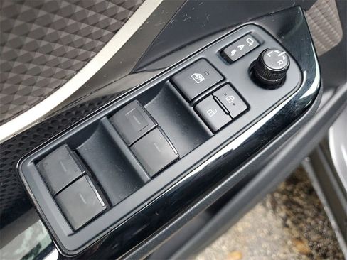 Used 2022 Toyota C-HR Limited image 17