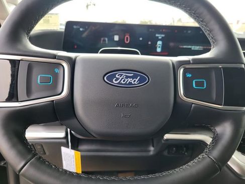 New 2026 Ford Expedition Platinum w/ Driver's Package image 19