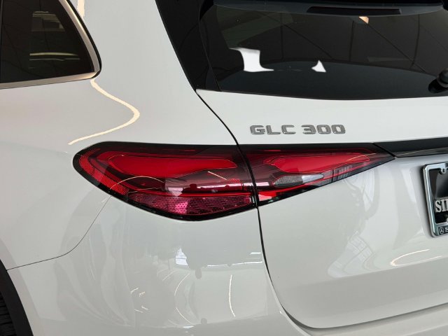Certified 2025 Mercedes-Benz GLC 300 4MATIC image 10