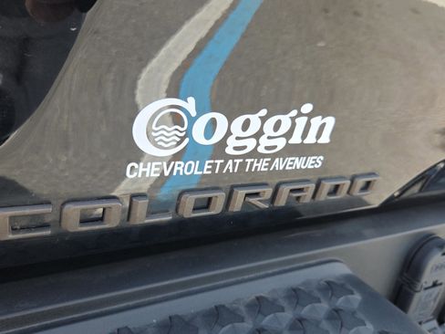 Certified 2024 Chevrolet Colorado ZR2 w/ Safety Package AWD/4WD image 32