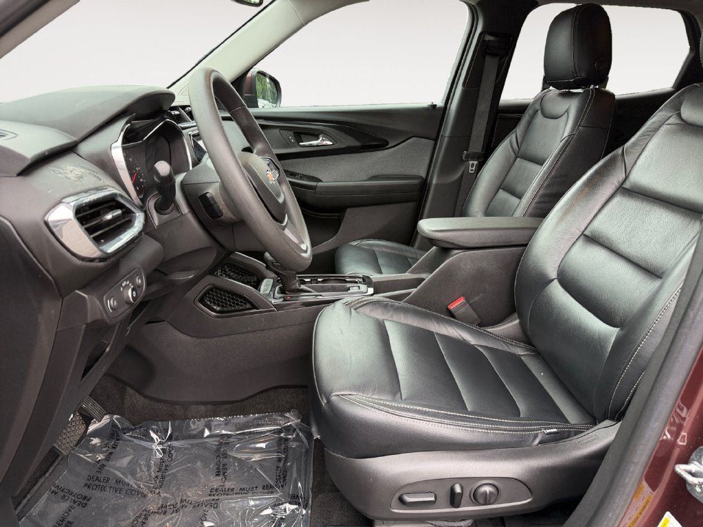 Used 2022 Chevrolet TrailBlazer LT w/ Convenience Package FWD image 7