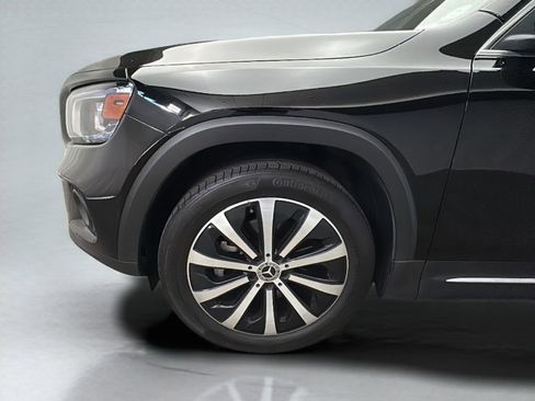 Used 2021 Mercedes-Benz GLB 250 4MATIC image 3